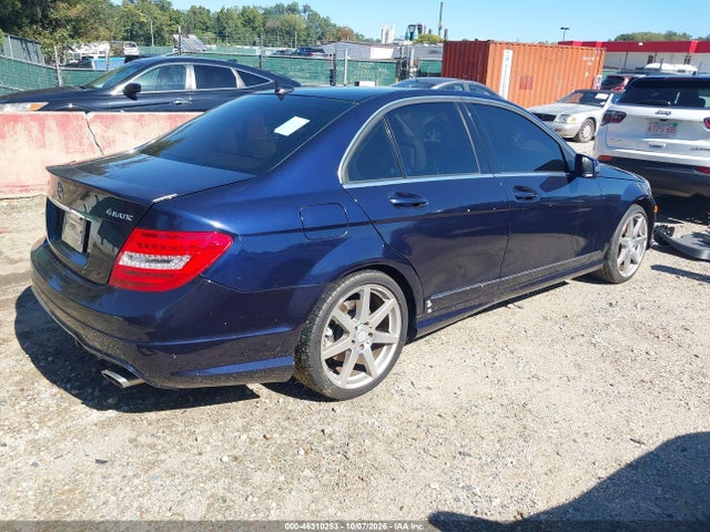 2014 Mercedes-benz C 300 Sport 4matic მანქანა იყიდება აუქციონზე, vin: WDDGF8AB7EA942811, აუქციონის ნომერი: 46310253