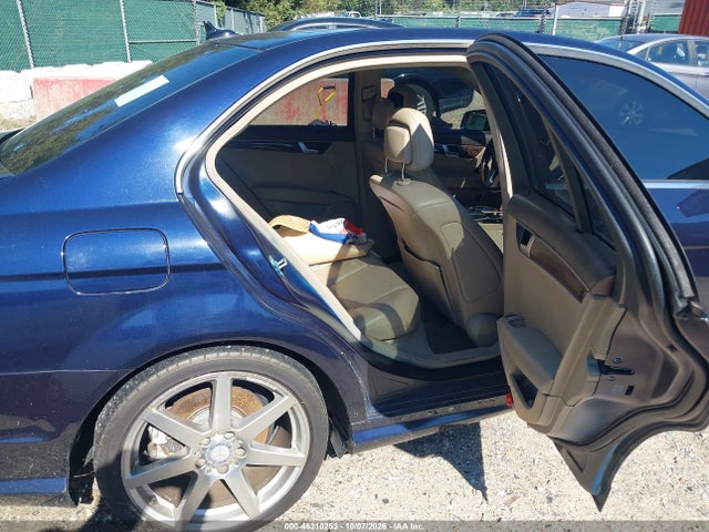 2014 Mercedes-benz C 300 Sport 4matic მანქანა იყიდება აუქციონზე, vin: WDDGF8AB7EA942811, აუქციონის ნომერი: 46310253