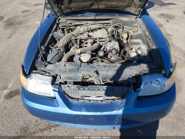 2000 Ford Mustang მანქანა იყიდება აუქციონზე, vin: 1FAFP4449YF266531, აუქციონის ნომერი: 46310283