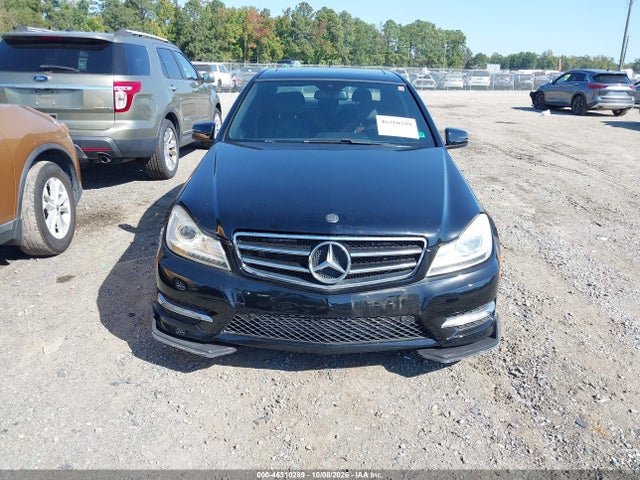 2014 Mercedes-benz C 250 Sport მანქანა იყიდება აუქციონზე, vin: WDDGF4HB2EG256137, აუქციონის ნომერი: 46310289