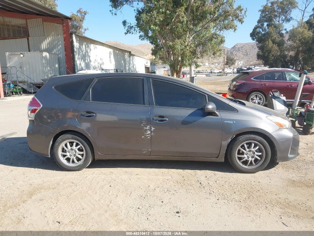 Toyota Prius V Four 2015 JTDZN3EU4FJ026951 Image 13