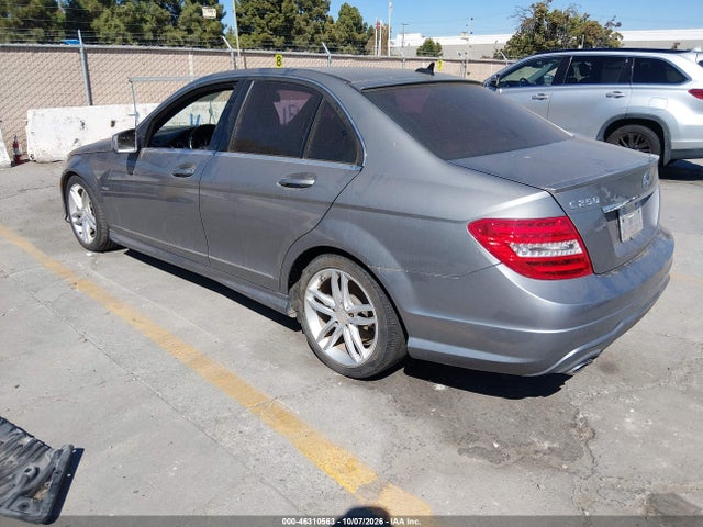 Продажа на аукционе авто 2012 Mercedes-benz C 250 Sport, vin: WDDGF4HB1CR217878, номер лота: 46310563