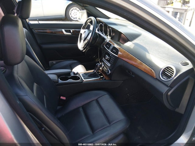 Продажа на аукционе авто 2012 Mercedes-benz C 250 Sport, vin: WDDGF4HB1CR217878, номер лота: 46310563