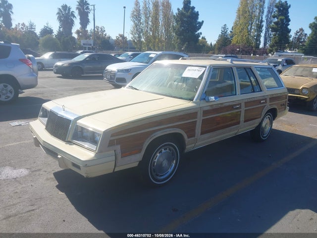 1982 Chrysler Lebaron Town And Country მანქანა იყიდება აუქციონზე, vin: 1C3BC59D8CF240681, აუქციონის ნომერი: 46310702