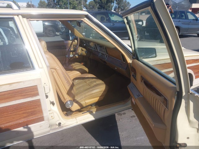 1982 Chrysler Lebaron Town And Country მანქანა იყიდება აუქციონზე, vin: 1C3BC59D8CF240681, აუქციონის ნომერი: 46310702