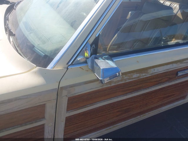 1982 Chrysler Lebaron Town And Country მანქანა იყიდება აუქციონზე, vin: 1C3BC59D8CF240681, აუქციონის ნომერი: 46310702