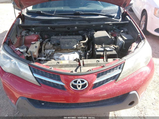 JTMZFREV9FJ039431 Toyota RAV4 LE