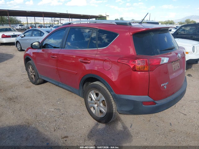 JTMZFREV9FJ039431 Toyota RAV4 LE