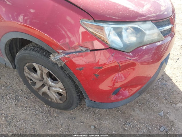 JTMZFREV9FJ039431 Toyota RAV4 LE