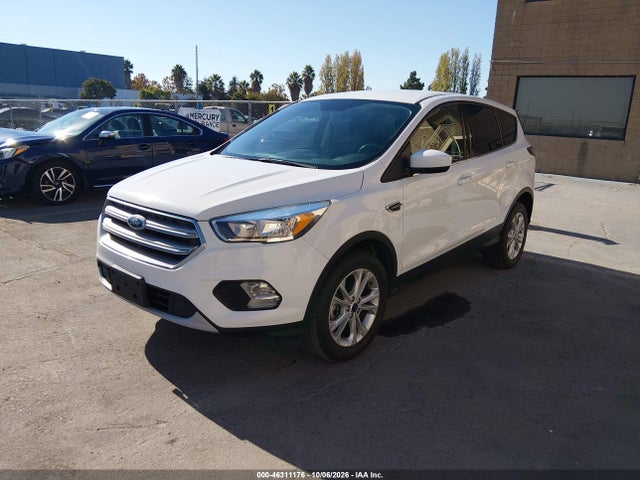 Ford ESCAPE SE 2017 1FMCU9GD1HUE18498 Image 2