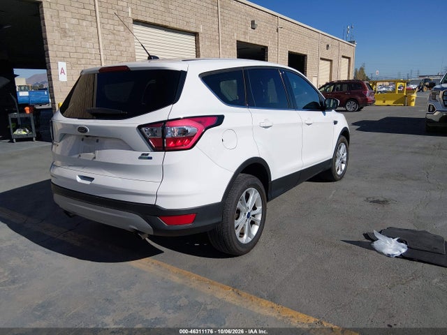 Ford ESCAPE SE 2017 1FMCU9GD1HUE18498 Image 4