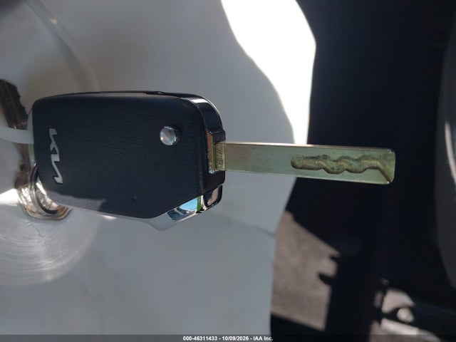 KIA NIRO LX 2023 KNDCP3LE3P5096530 Image 11