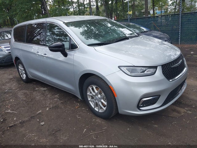 Auction sale of the 2026 Chrysler Pacifica Select, vin: 2C4RC1BGXTR196635, lot number: 46311526