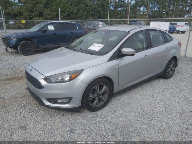 Ford FOCUS SE 2018 1FADP3FE5JL265715 Image 2
