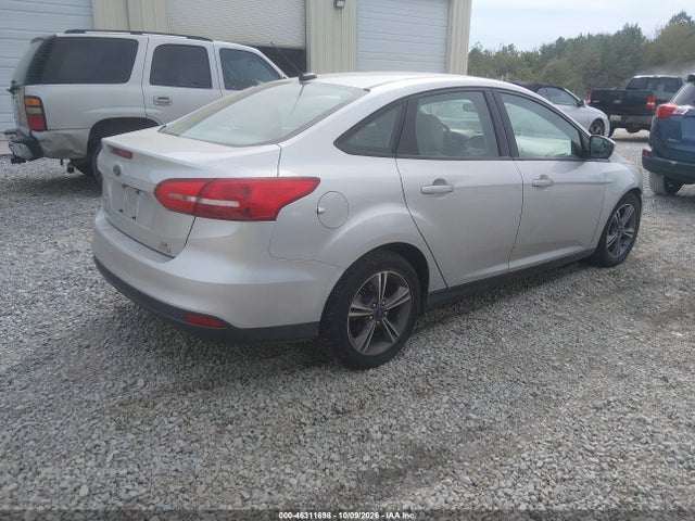Ford FOCUS SE 2018 1FADP3FE5JL265715 Image 4