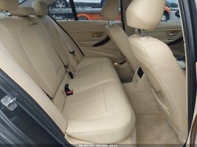 46311853 :رقم المزاد ، WBA3A5G5XFNS88398 vin ، 2015 Bmw 328i مزاد بيع