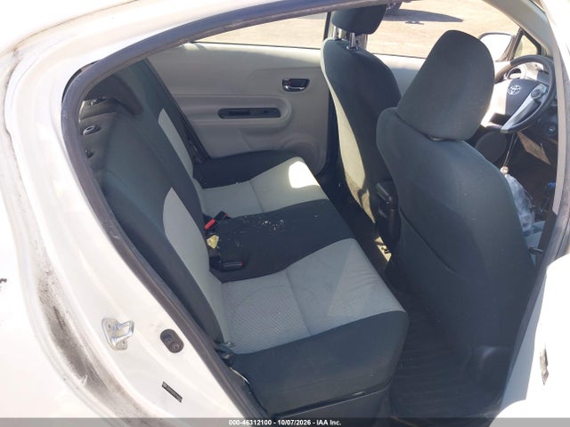 Toyota Prius C Two 2014 JTDKDTB33E1562496 Image 8