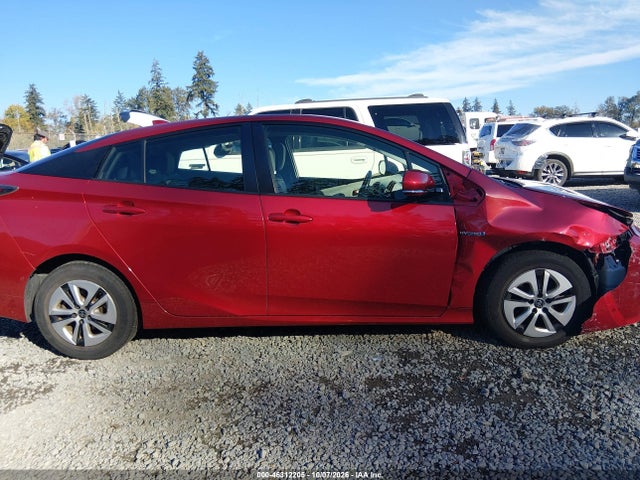Toyota Prius Three 2018 JTDKARFU4J3549981 Image 13