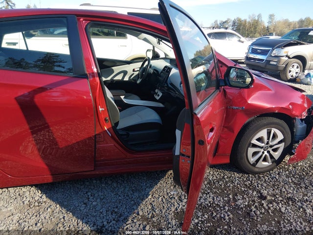Toyota Prius Three 2018 JTDKARFU4J3549981 Image 5