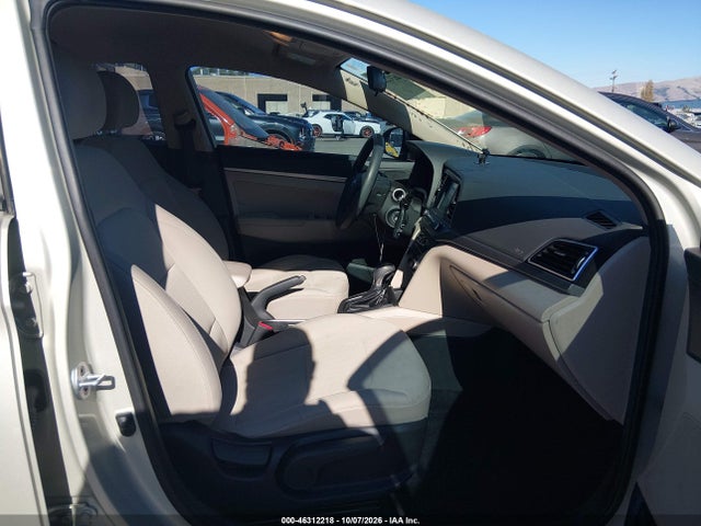 Hyundai ELANTRA SE 2017 5NPD84LF7HH075584 Image 5