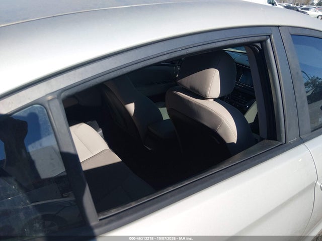 Hyundai ELANTRA SE 2017 5NPD84LF7HH075584 Image 6