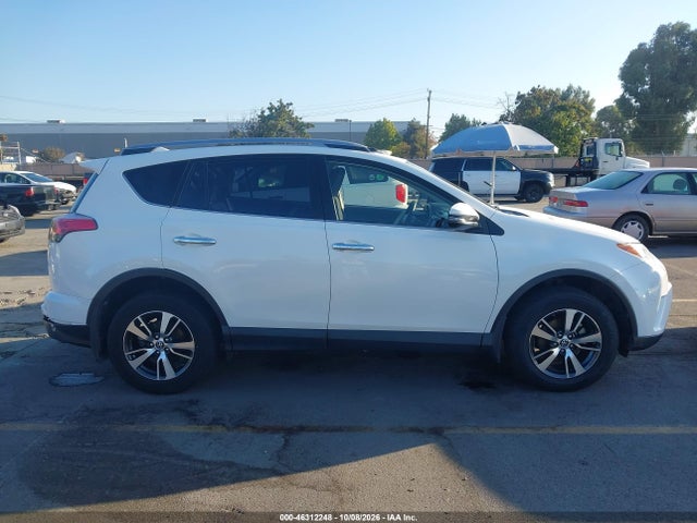 Toyota Rav4 Xle 2017 JTMWFREV4HJ705195 Image 14