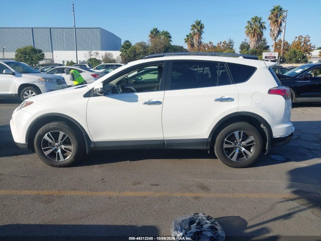Toyota Rav4 Xle 2017 JTMWFREV4HJ705195 Image 15