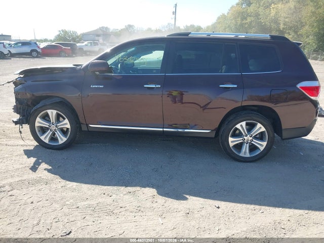 46312501 :رقم المزاد ، 5TDDK3EH9DS180027 vin ، 2013 Toyota Highlander Limited V6 مزاد بيع