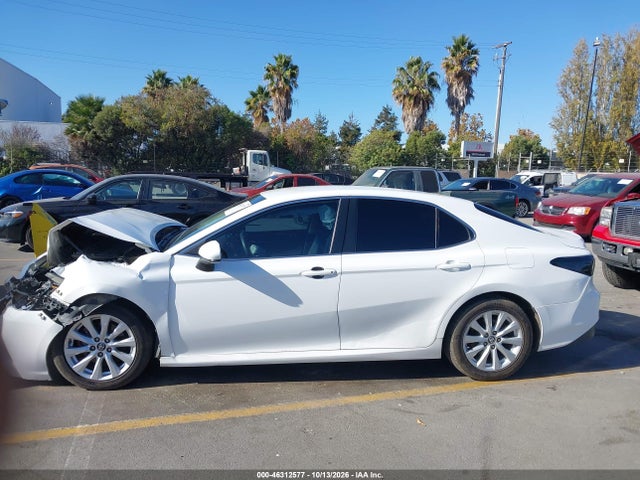 4T1B11HK1JU563839 Toyota CAMRY LE