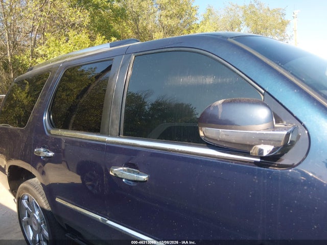 2008 Cadillac Escalade Standard მანქანა იყიდება აუქციონზე, vin: 1GYEC638X8R197049, აუქციონის ნომერი: 46313069