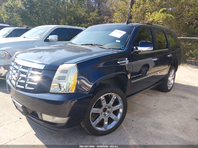 2008 Cadillac Escalade Standard მანქანა იყიდება აუქციონზე, vin: 1GYEC638X8R197049, აუქციონის ნომერი: 46313069