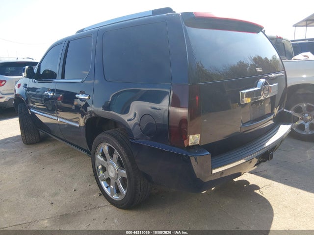 2008 Cadillac Escalade Standard მანქანა იყიდება აუქციონზე, vin: 1GYEC638X8R197049, აუქციონის ნომერი: 46313069