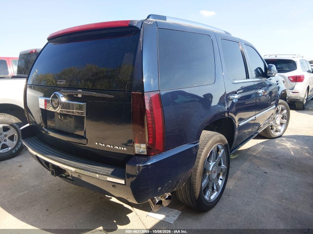 2008 Cadillac Escalade Standard მანქანა იყიდება აუქციონზე, vin: 1GYEC638X8R197049, აუქციონის ნომერი: 46313069