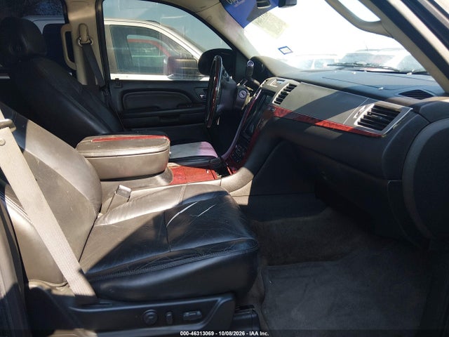 2008 Cadillac Escalade Standard მანქანა იყიდება აუქციონზე, vin: 1GYEC638X8R197049, აუქციონის ნომერი: 46313069