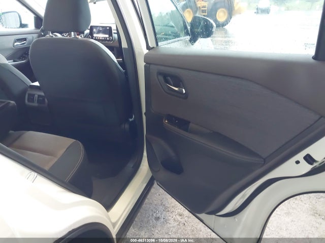 46313096 :رقم المزاد ، 5N1BT3BA0PC798883 vin ، 2023 Nissan Rogue Sv Fwd مزاد بيع