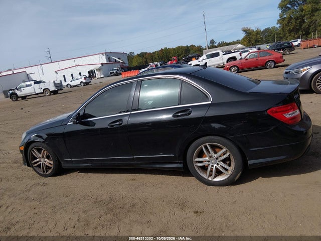 2014 Mercedes-benz C 300 Sport 4matic მანქანა იყიდება აუქციონზე, vin: WDDGF8AB1EA893122, აუქციონის ნომერი: 46313302