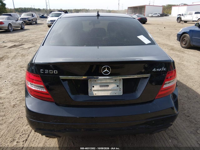 2014 Mercedes-benz C 300 Sport 4matic მანქანა იყიდება აუქციონზე, vin: WDDGF8AB1EA893122, აუქციონის ნომერი: 46313302