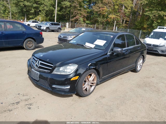 2014 Mercedes-benz C 300 Sport 4matic მანქანა იყიდება აუქციონზე, vin: WDDGF8AB1EA893122, აუქციონის ნომერი: 46313302