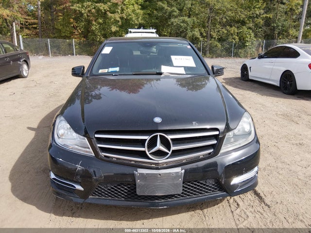 2014 Mercedes-benz C 300 Sport 4matic მანქანა იყიდება აუქციონზე, vin: WDDGF8AB1EA893122, აუქციონის ნომერი: 46313302