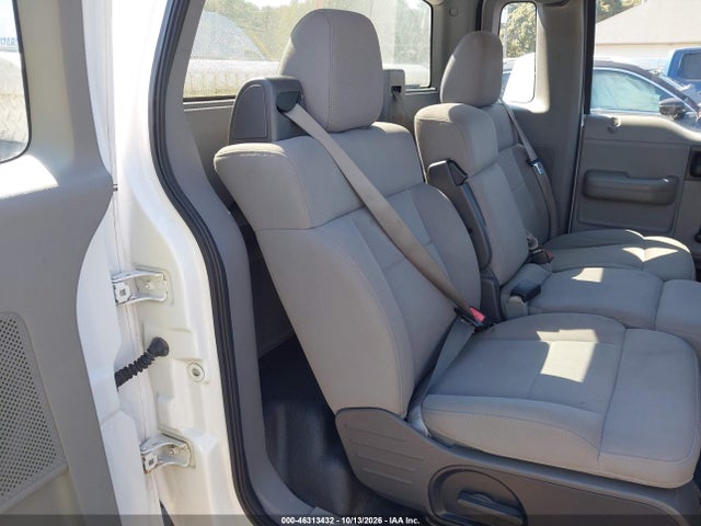 46313432 :رقم المزاد ، 1FTRF12W36KD59692 vin ، 2006 Ford F-150 Stx/xl/xlt مزاد بيع