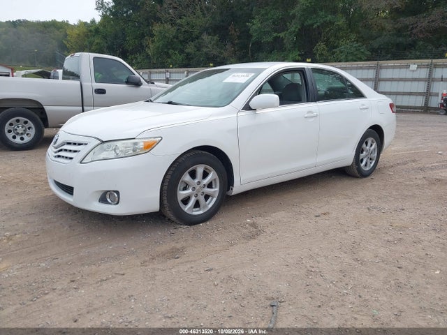 46313520 :رقم المزاد ، 4T1BF3EK5BU770060 vin ، 2011 Toyota Camry Le مزاد بيع