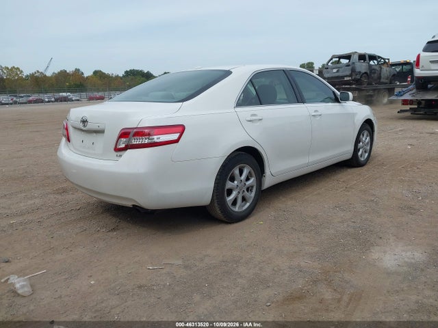 46313520 :رقم المزاد ، 4T1BF3EK5BU770060 vin ، 2011 Toyota Camry Le مزاد بيع