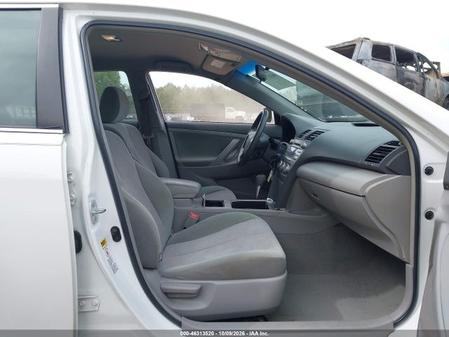 46313520 :رقم المزاد ، 4T1BF3EK5BU770060 vin ، 2011 Toyota Camry Le مزاد بيع