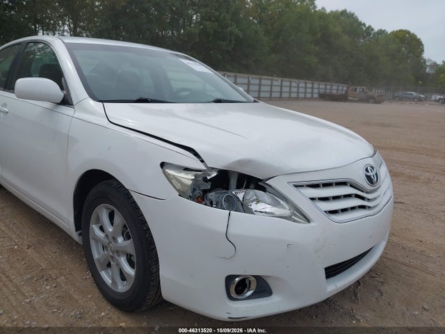 46313520 :رقم المزاد ، 4T1BF3EK5BU770060 vin ، 2011 Toyota Camry Le مزاد بيع