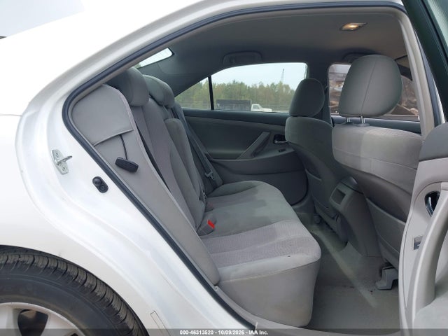 46313520 :رقم المزاد ، 4T1BF3EK5BU770060 vin ، 2011 Toyota Camry Le مزاد بيع