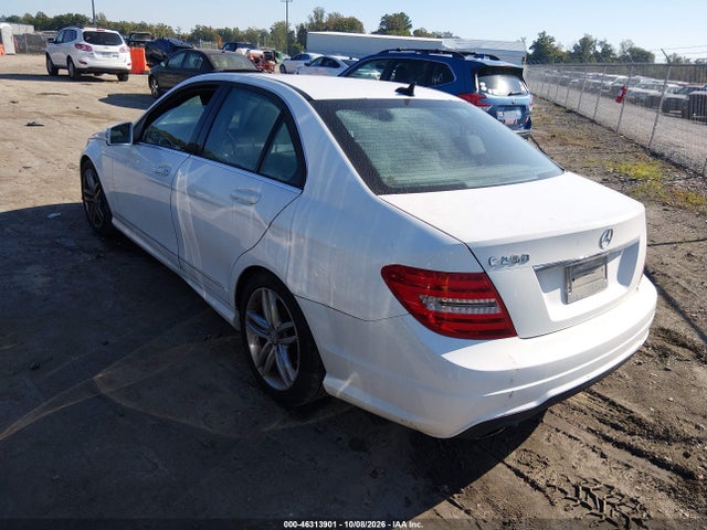 Продаж на аукціоні авто 2013 Mercedes-benz C 250 Sport, vin: WDDGF4HB4DR299915, номер лоту: 46313901