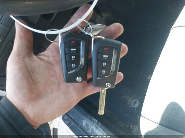 46314041 :رقم المزاد ، 4T1B11HK7KU759415 vin ، 2019 Toyota Camry Le مزاد بيع