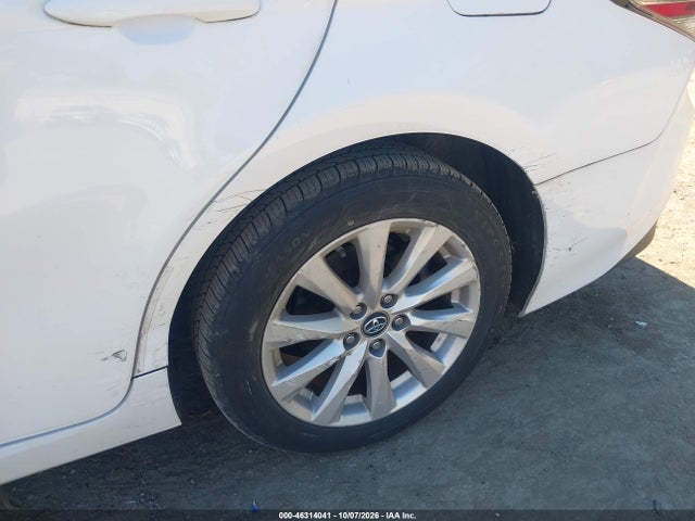 46314041 :رقم المزاد ، 4T1B11HK7KU759415 vin ، 2019 Toyota Camry Le مزاد بيع