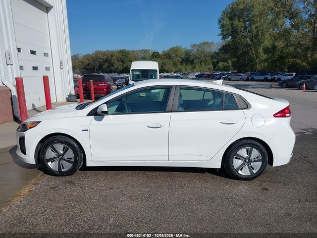 Продаж на аукціоні авто 2020 Hyundai Ioniq Hybrid Blue, vin: KMHC65LC2LU233353, номер лоту: 46314152
