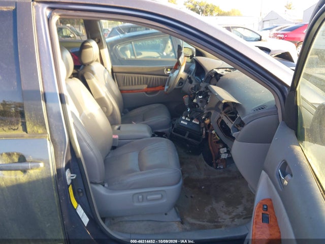 46314452 :رقم المزاد ، 5TDBK22C68S010157 vin ، 2008 Toyota Sienna Limited مزاد بيع